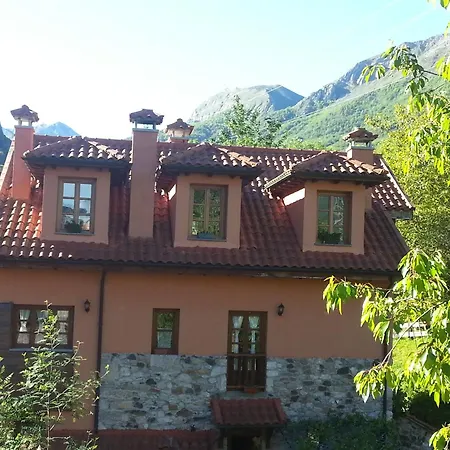 Apartamentos Rurales Buenamadre Pola de Somiedo Exterior foto
