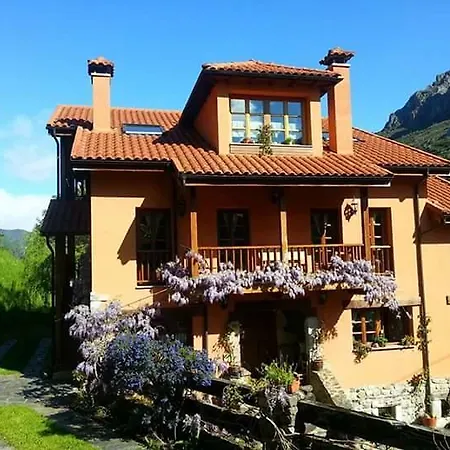 Apartamentos Rurales Buenamadre Pola de Somiedo Exterior foto